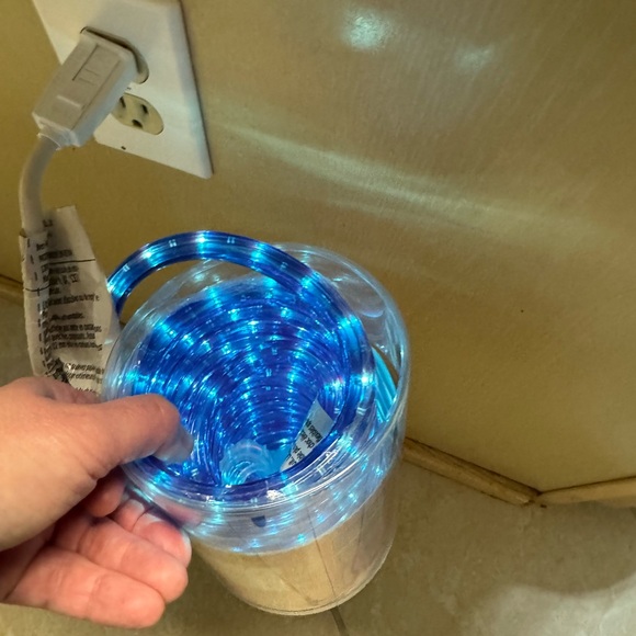 NEW* 2-Holiday Time 18-Foot Blue Crystallized Rope Lights - Picture 3 of 4